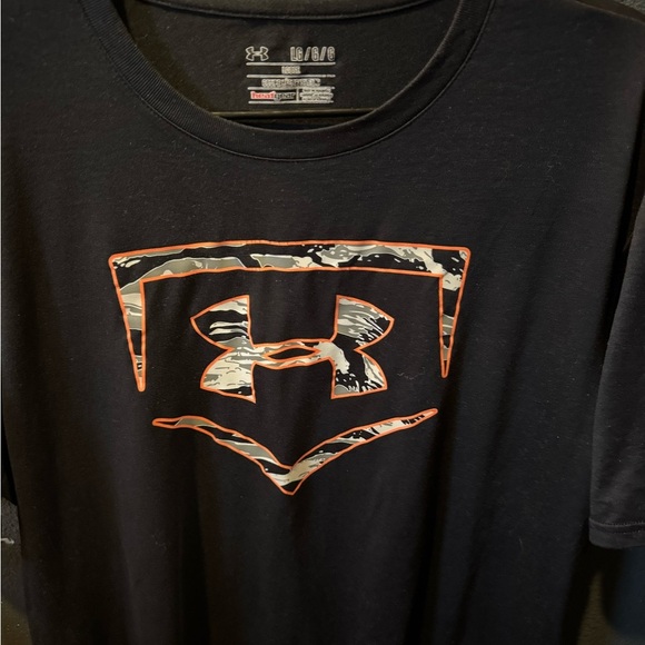 Under Armour Black Short Sleeve Tee with Camo Logo - Picture 2 of 4